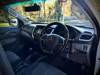 2016 Mitsubishi Triton - Thumbnail