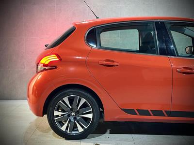 2019 Peugeot 208 - Thumbnail