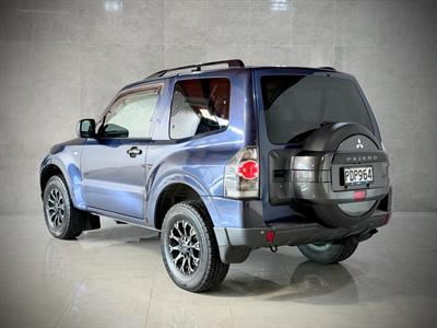 2006 Mitsubishi Pajero - Thumbnail