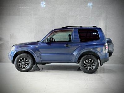 2006 Mitsubishi Pajero - Thumbnail