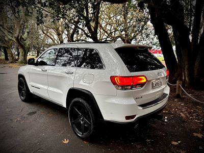 2018 Jeep Grand Cherokee - Thumbnail