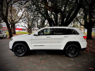 2018 Jeep Grand Cherokee - Thumbnail