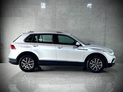 2021 Volkswagen Tiguan - Thumbnail