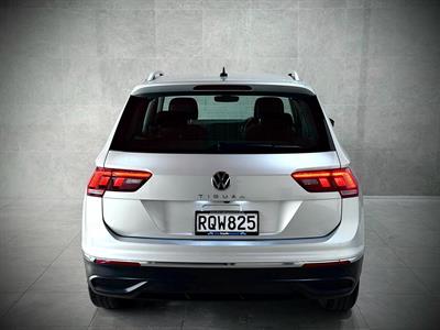 2021 Volkswagen Tiguan - Thumbnail