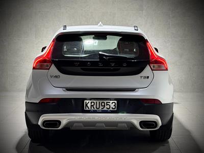 2017 Volvo V40 - Thumbnail