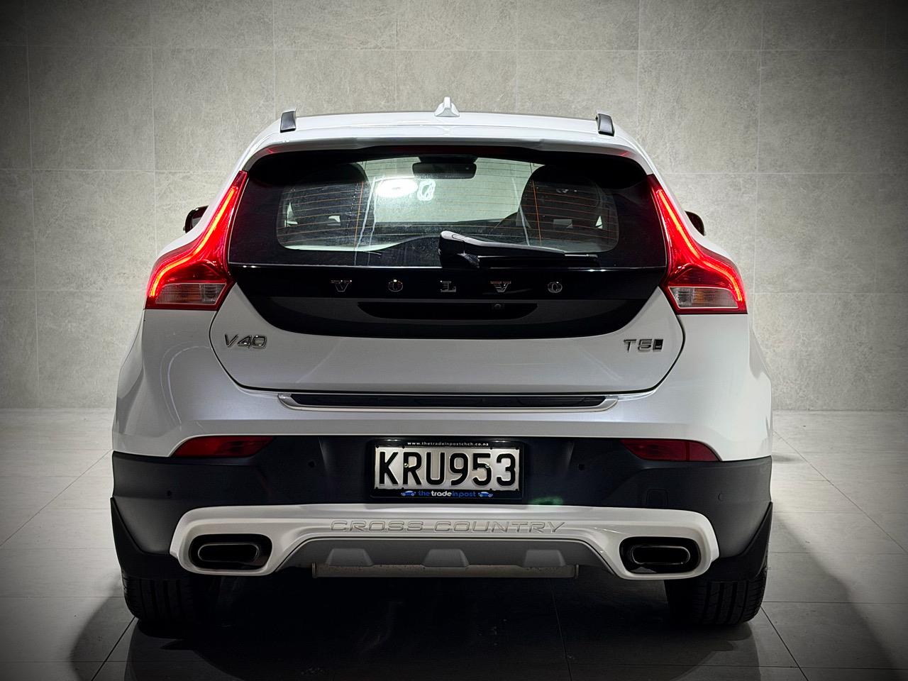 2017 Volvo V40
