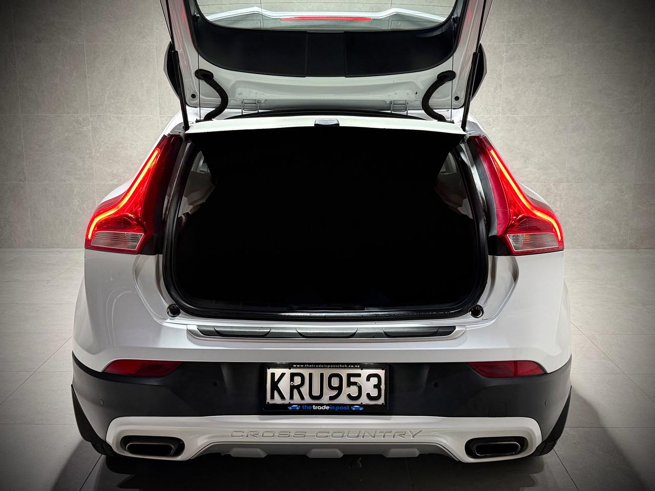 2017 Volvo V40