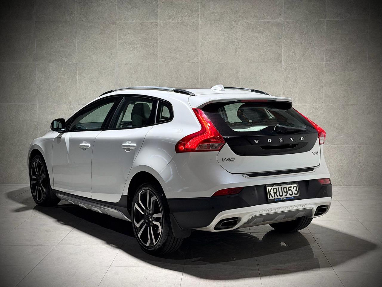 2017 Volvo V40