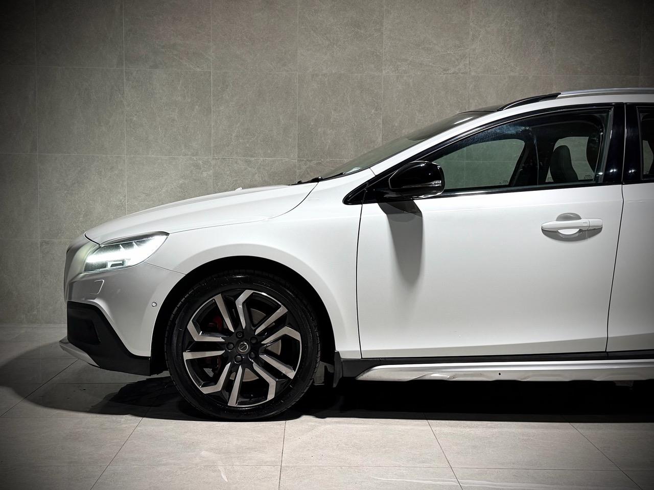 2017 Volvo V40