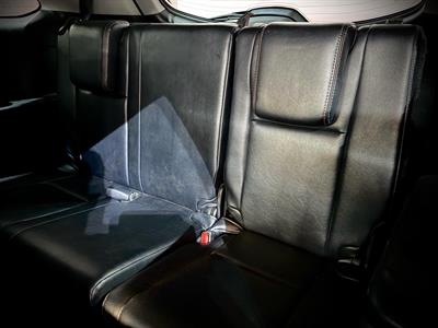 2017 Toyota Highlander - Thumbnail