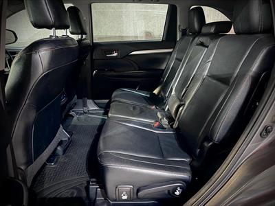 2017 Toyota Highlander - Thumbnail