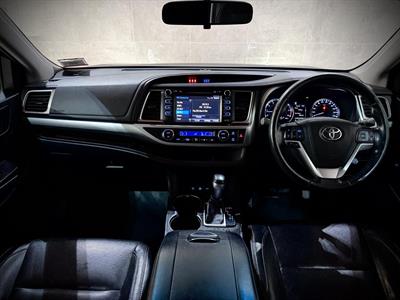 2017 Toyota Highlander - Thumbnail