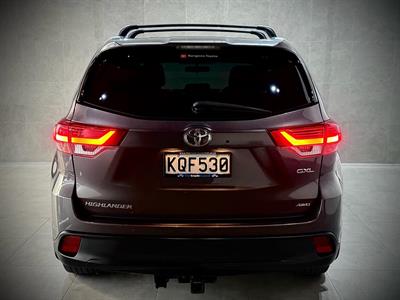 2017 Toyota Highlander - Thumbnail