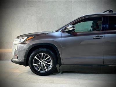 2017 Toyota Highlander - Thumbnail