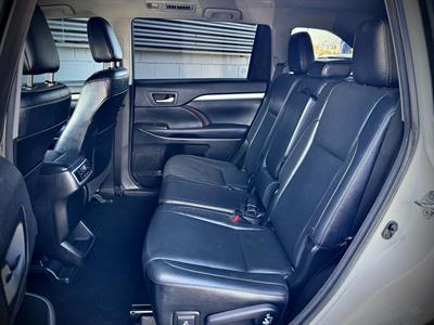 2017 Toyota Highlander - Thumbnail