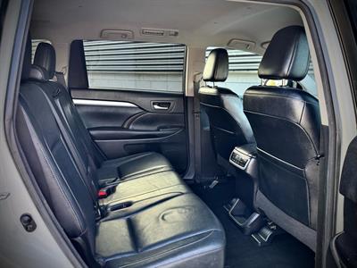 2017 Toyota Highlander - Thumbnail