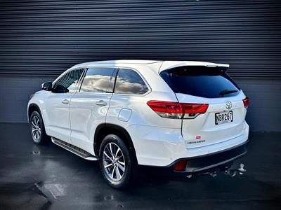 2017 Toyota Highlander - Thumbnail