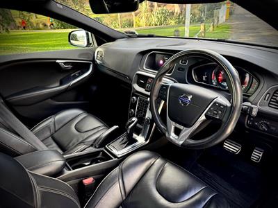2015 Volvo V40 - Thumbnail