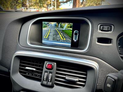2015 Volvo V40 - Thumbnail