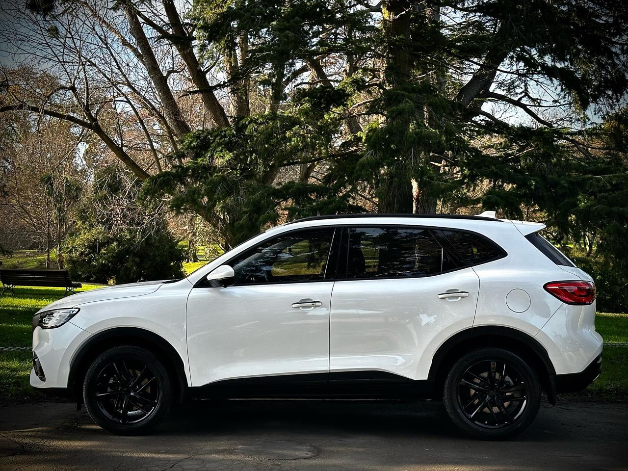 2023 MG HS
