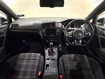 2016 Volkswagen Golf - Thumbnail
