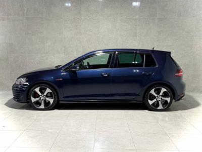 2016 Volkswagen Golf - Thumbnail